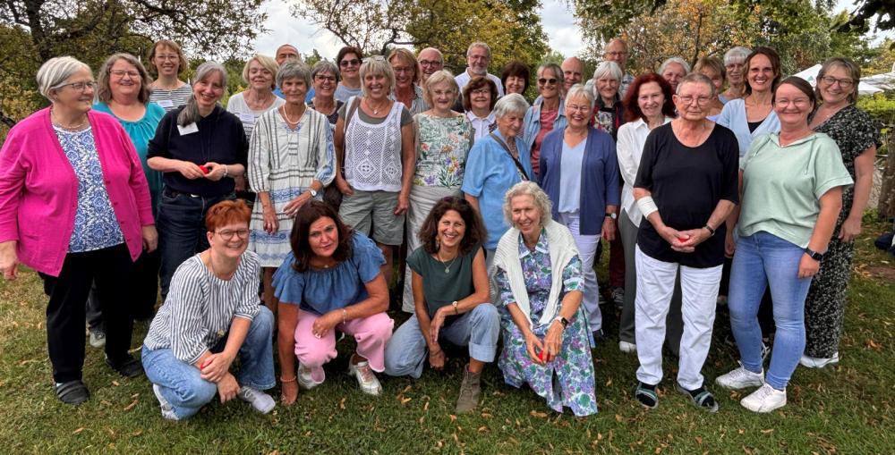 Gruppenbild der Mitarbeiter vom Ambulanten Hospizdienst Westlicher Enzkreis e.V. 
