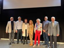 Von links nach rechts: Pfr. Günther Wacker, Hans-Peter Mannsdörfer, Maria-Luise Backheuer, Lore Kautz, Bärbl Maushart, Dr. Nils Herter und Reinhold Varwig. Auf dem Bild fehlt: Petra Allion. Bild: Hospizdienst Westlicher Enzkreis.